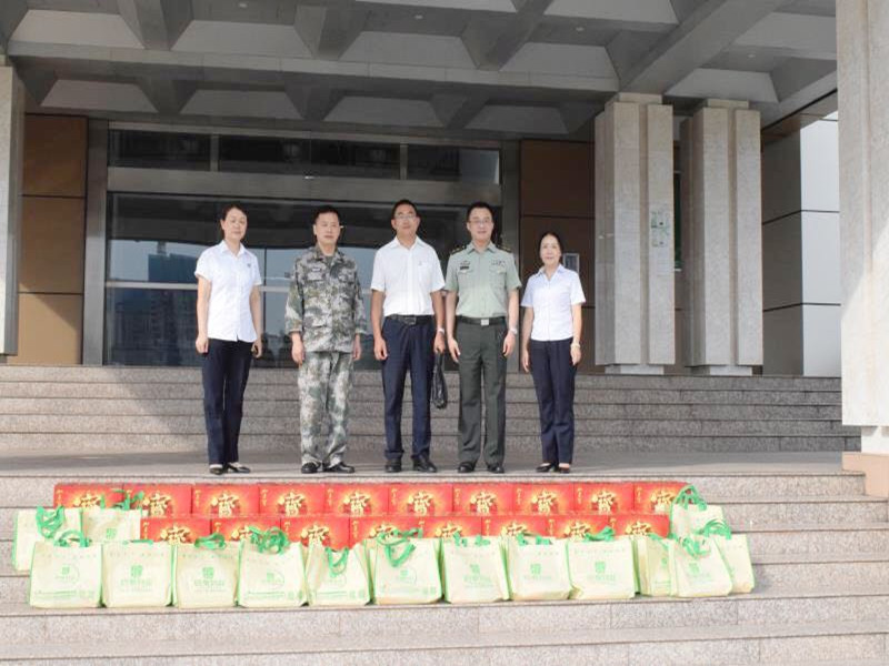 信泰慰問暖人心，軍民建設(shè)一家親